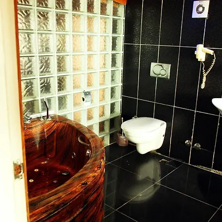 Life Otel 2*